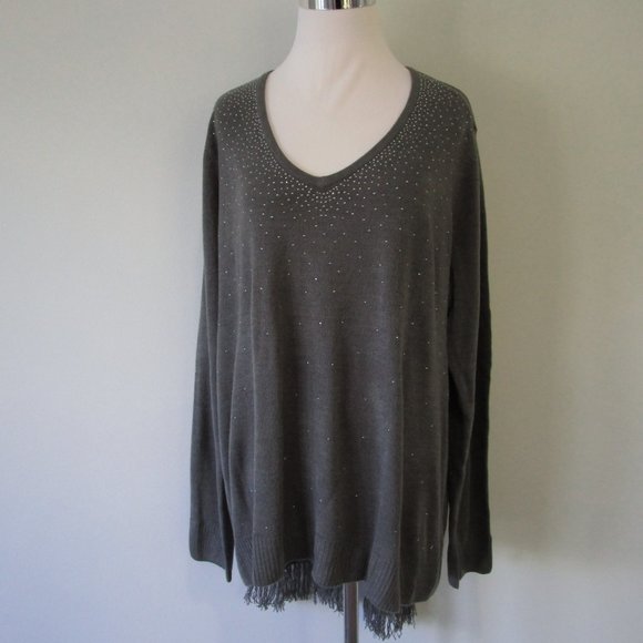 💕 NWT Gray Rhinestone Embellished Sweater Scarf Set - Picture 5 of 11